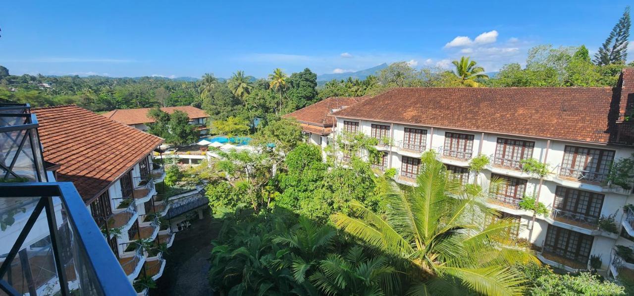 Mahaweli Reach Hotel Kandy Exteriér fotografie