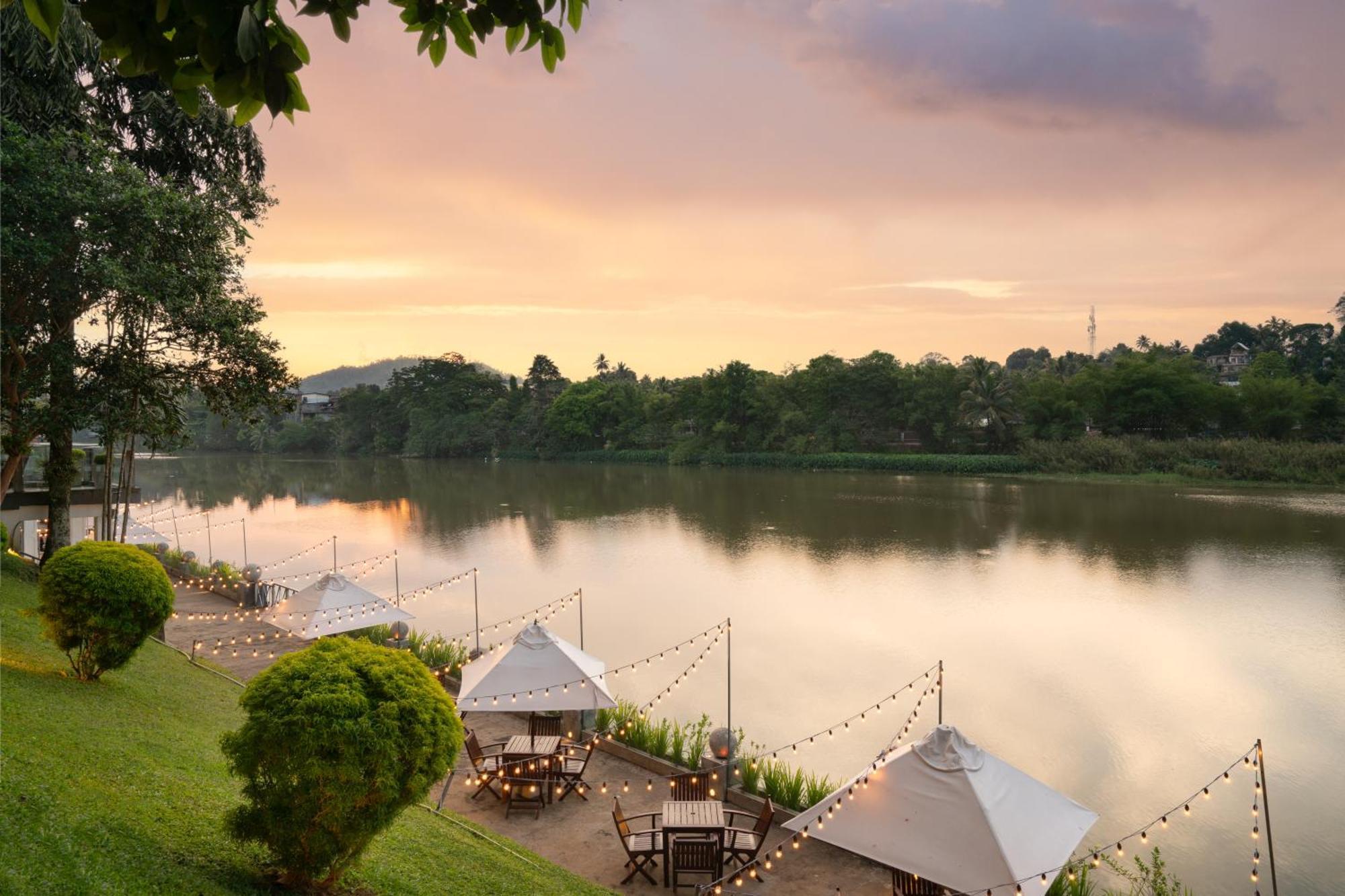 Mahaweli Reach Hotel Kandy Exteriér fotografie